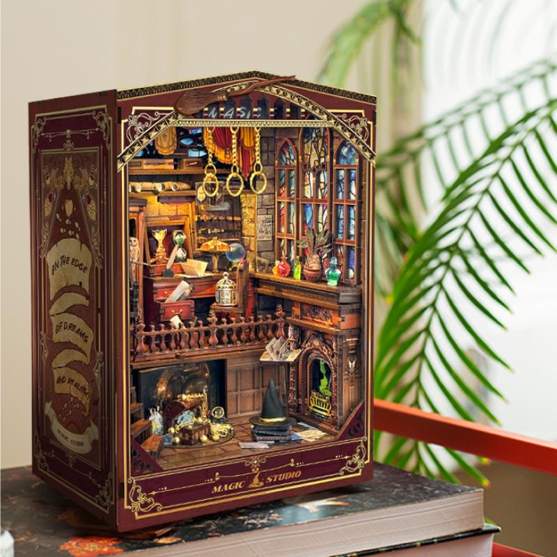 DIY Book Nook Shelf Insert Kit - огляд і ціна Model Kit Studio