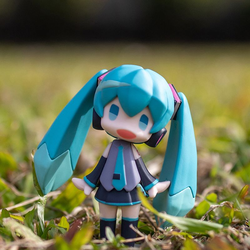 Miku Anime Figure & Building B - огляд і ціна Model Kit Cars