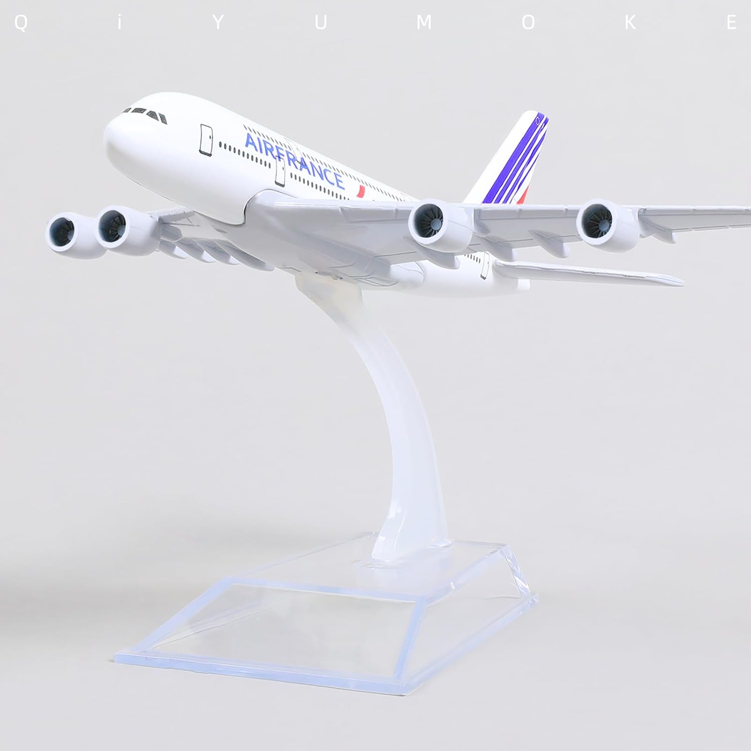 1/400 16cm France A380 Model P - огляд і ціна Model Kit Plane