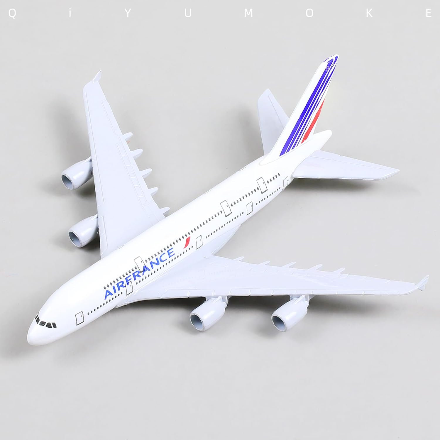 1/400 16cm France A380 Model P - огляд і ціна Model Kit Plane