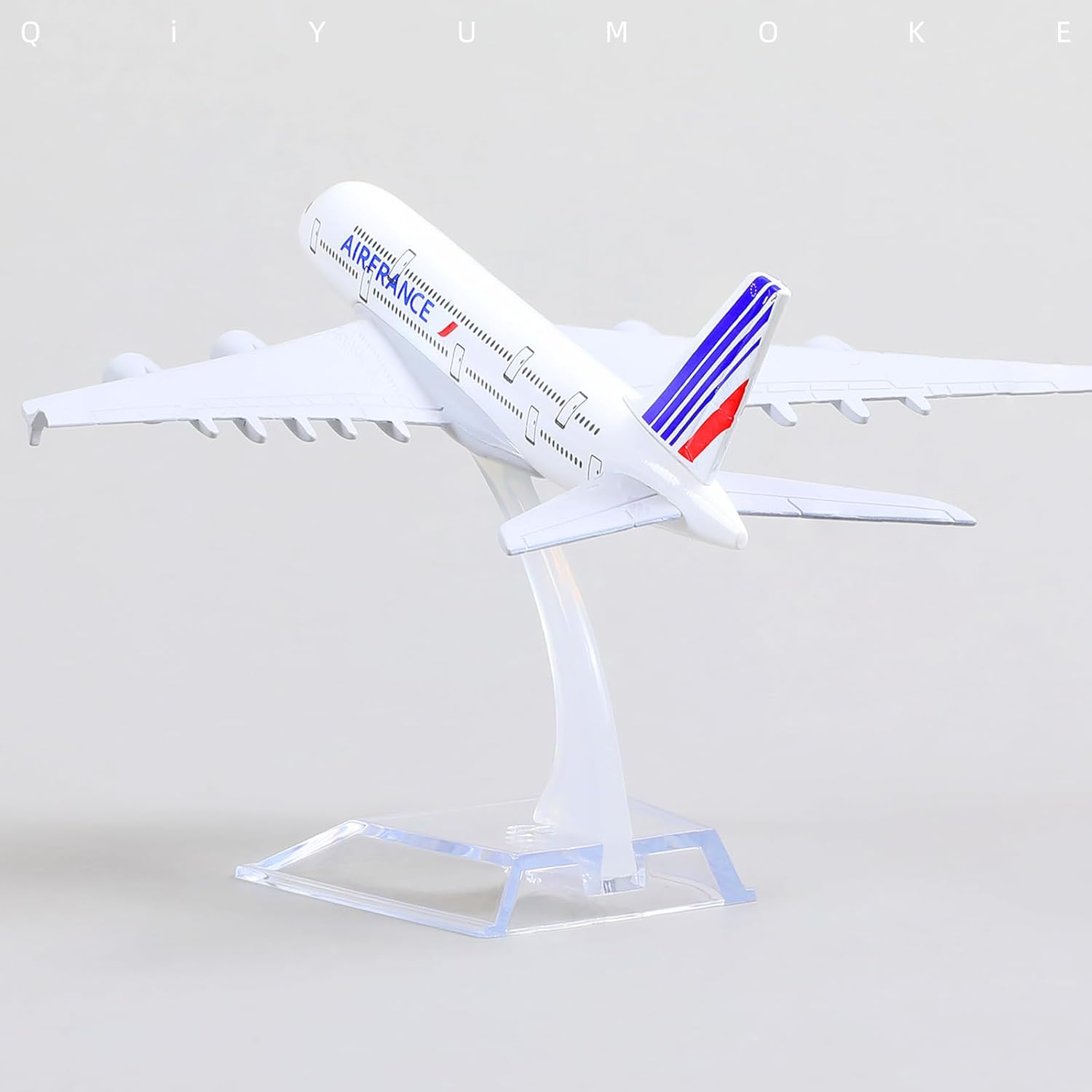 1/400 16cm France A380 Model P - огляд і ціна Model Kit Plane