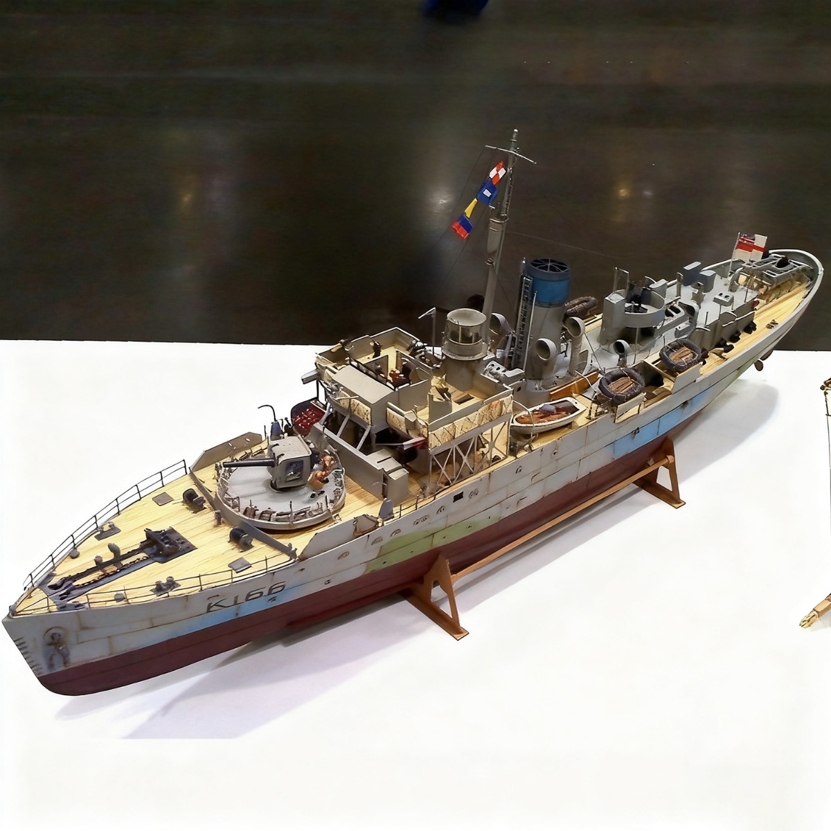 1/72 Revell Flower-class Friga - огляд і ціна Model Kit Revell