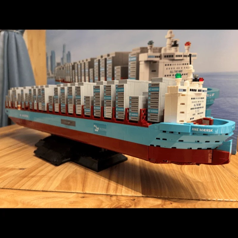 New 2026 Dual-Fuel Container V - огляд і ціна Model Kit Simulator