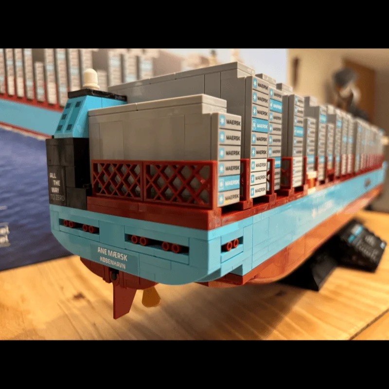New 2026 Dual-Fuel Container V - огляд і ціна Model Kit Simulator
