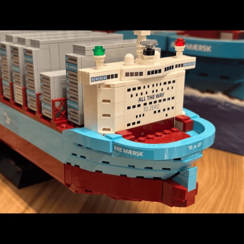 New 2026 Dual-Fuel Container V - огляд і ціна Model Kit Simulator
